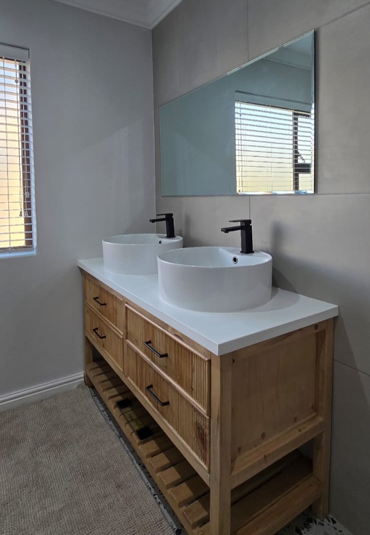 To Let 3 Bedroom Property for Rent in Pringle Bay Western Cape